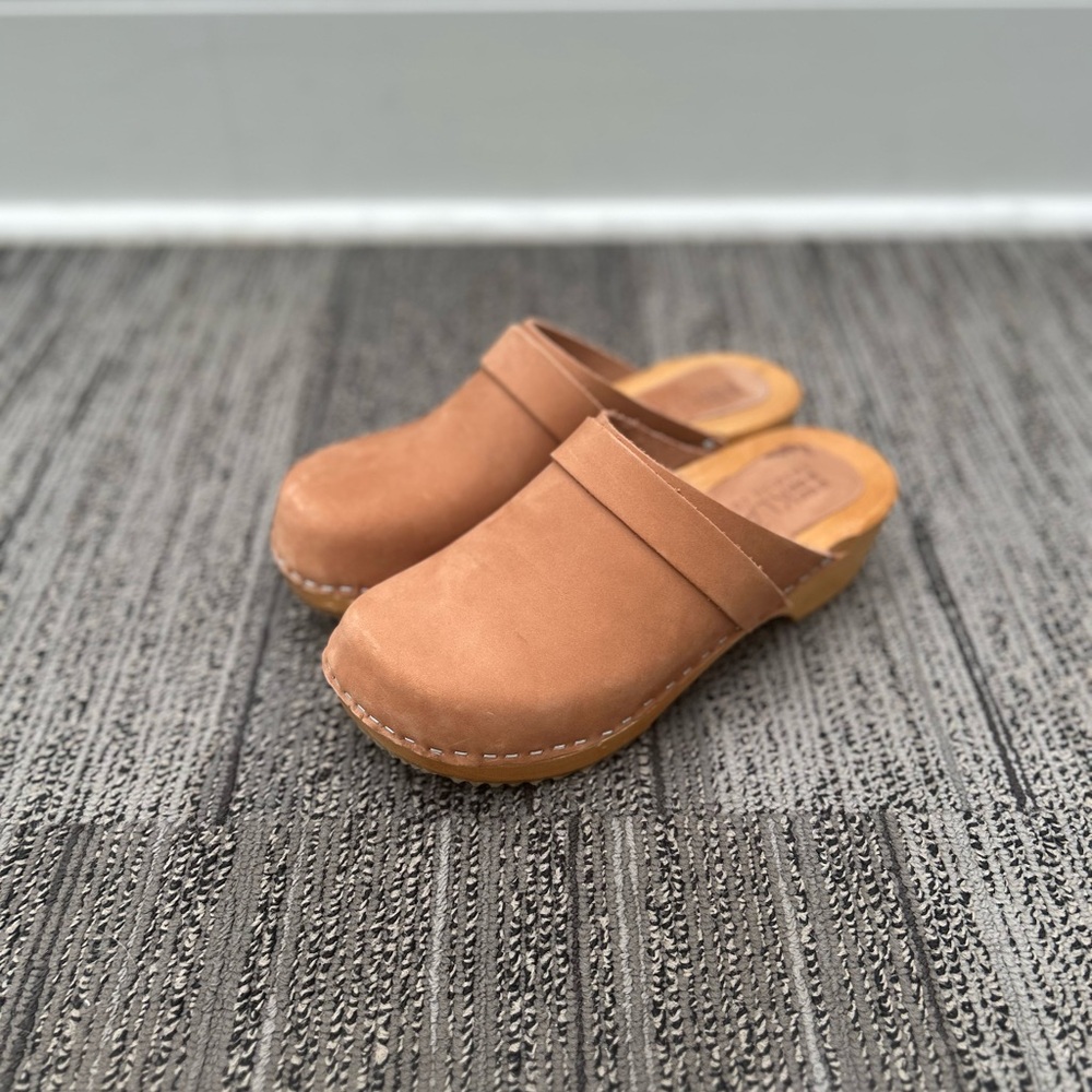 Klägn Brown Suede Women’s Clogs